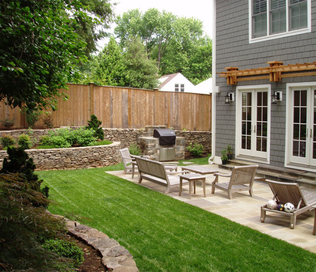 Patio Retaining Wall Fence with Landscaping (img_10)