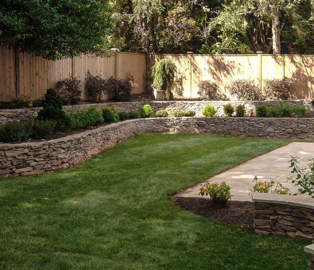 Patio Retaining Wall Fence with Landscaping (img_11)